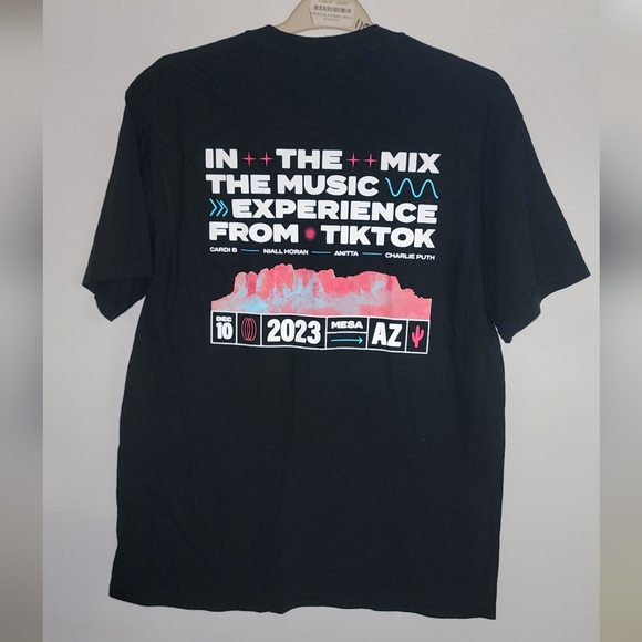 3/$20 NWOT TikTok In The Mix T-Shirt - Picture 2 of 3